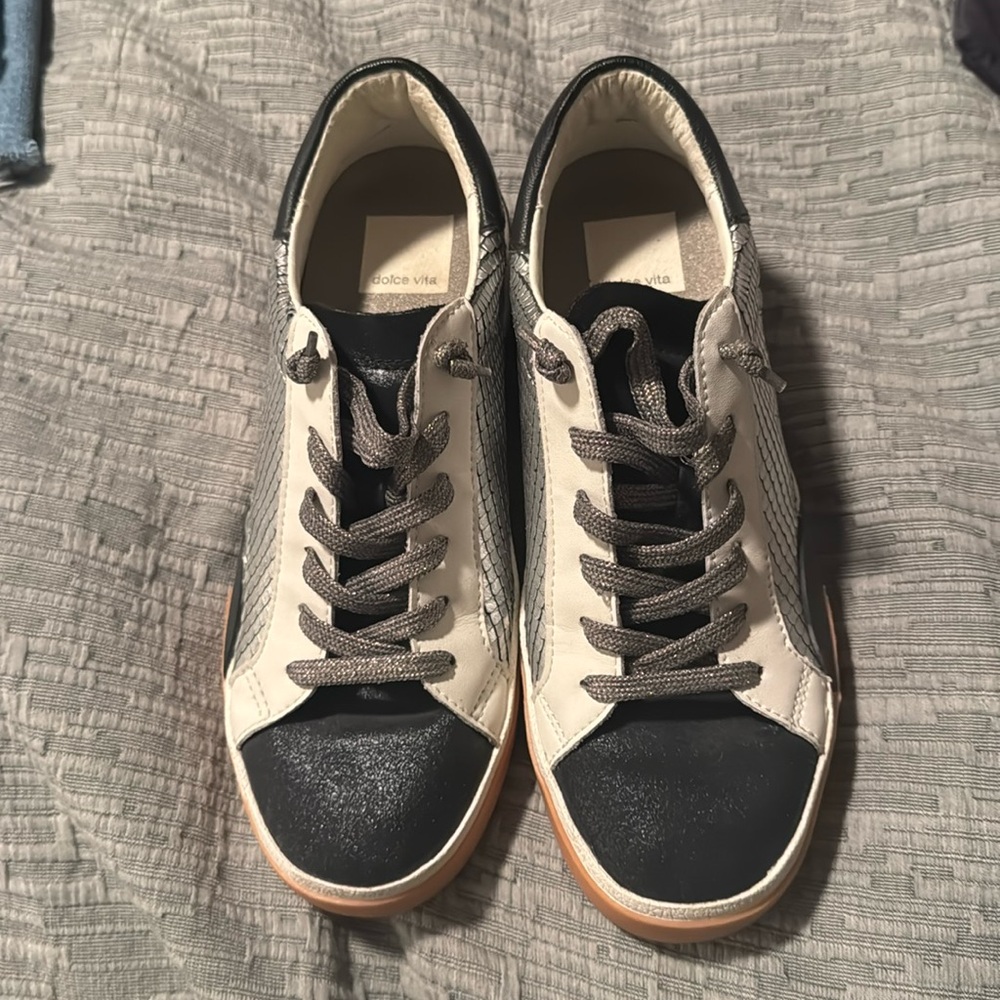 Dolce vita sneakers size 6 in excellent used condition only worn - Picture 2 of 4
